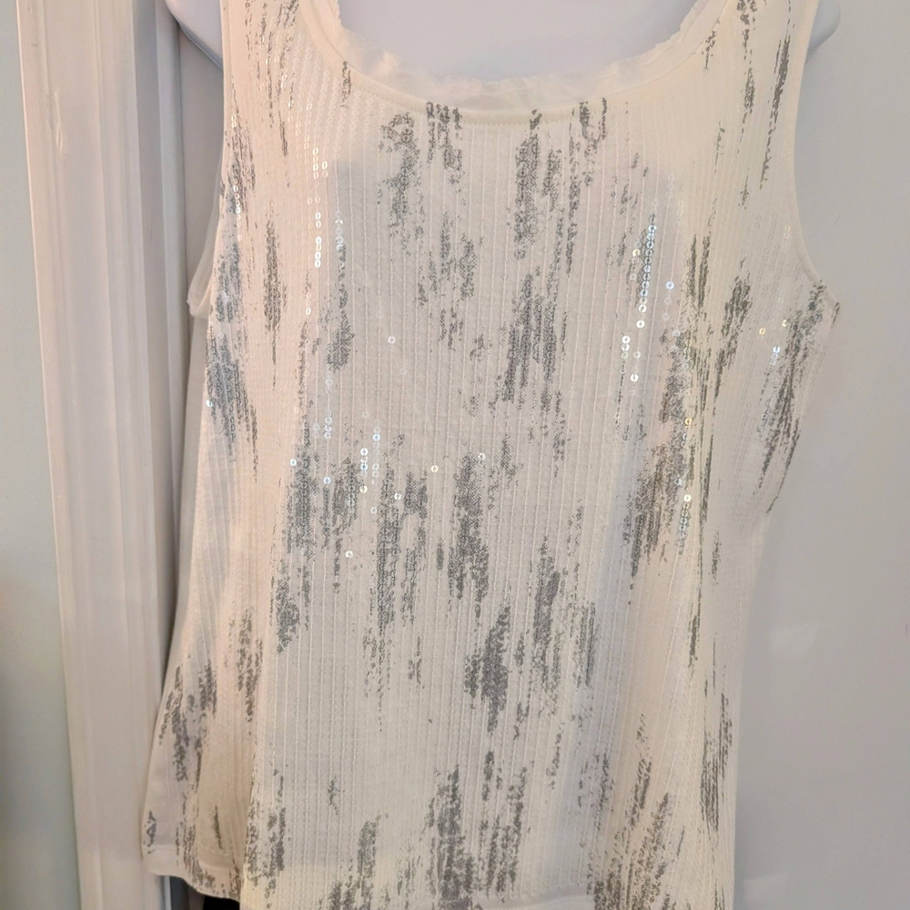 NWOT Chico's Sequin Embellished White and Silver Women's Top Size 2 - Picture 16 of 16
